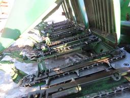JD 693 6x Corn Head