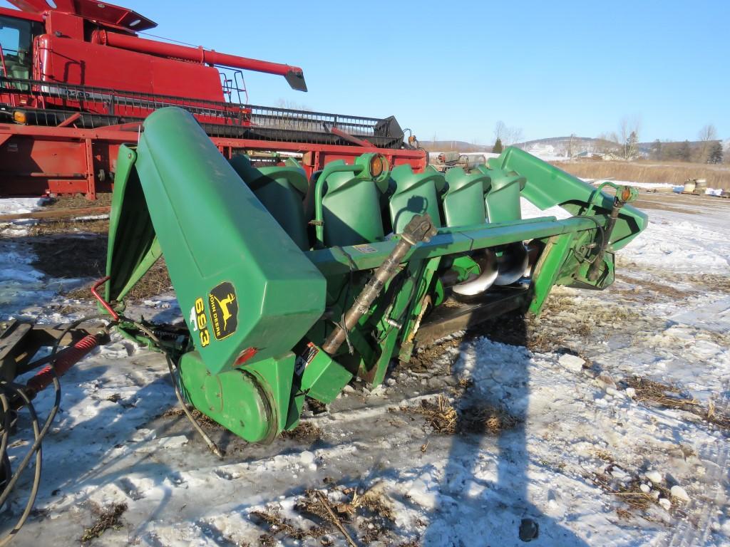 JD 693 6x Corn Head