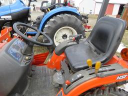 Kubota B1700 Compact Tractor w/LA301 Loader
