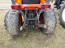 Kubota B1700 Compact Tractor w/LA301 Loader
