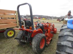 Kubota B1700 Compact Tractor w/LA301 Loader