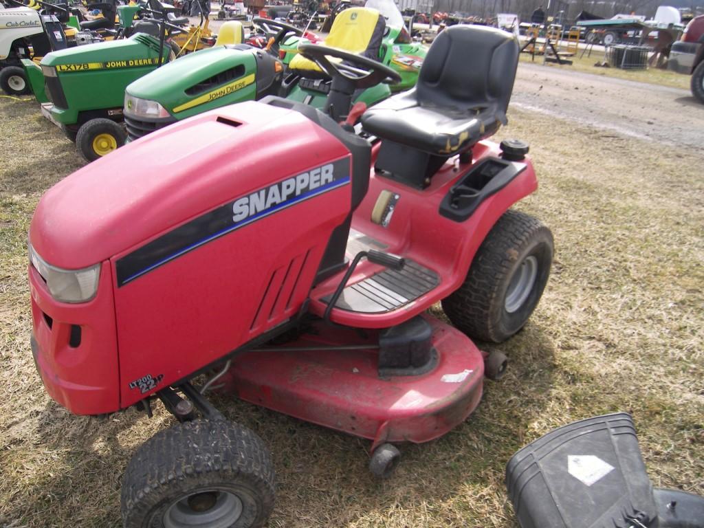 Snapper LT 200 Lawn Tractor
