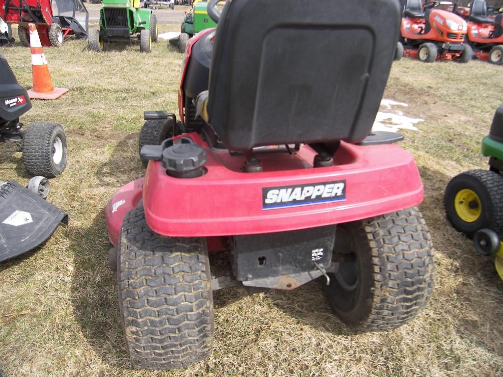 Snapper LT 200 Lawn Tractor