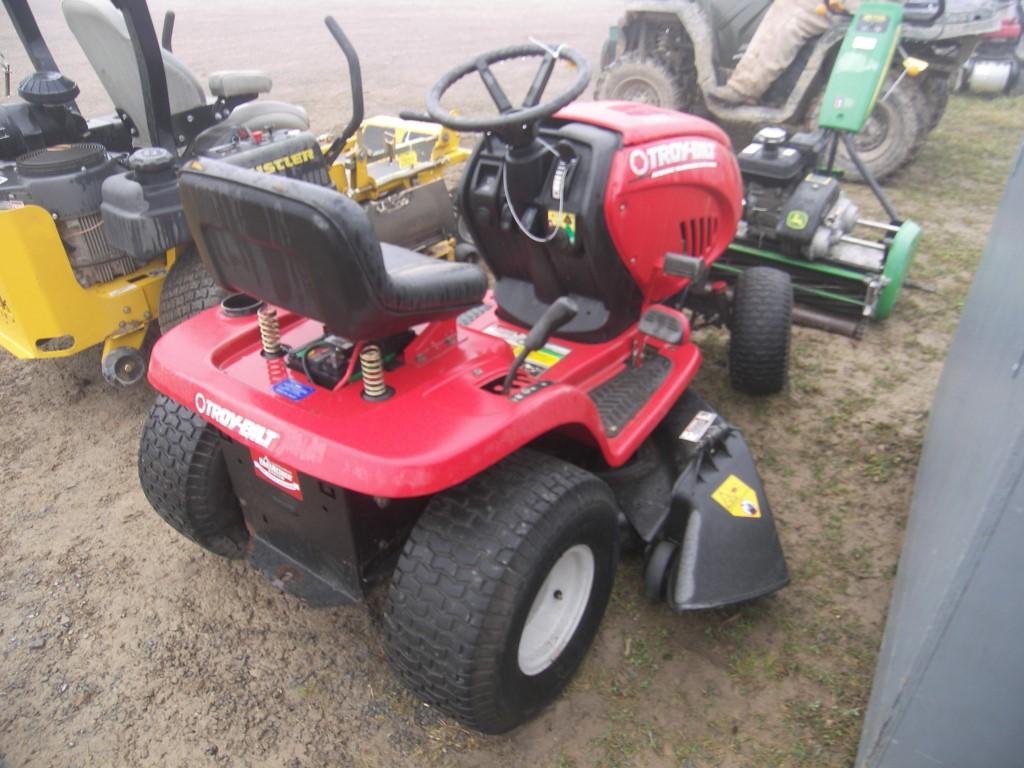 Troy-Bilt Bronco Lawn Tractor