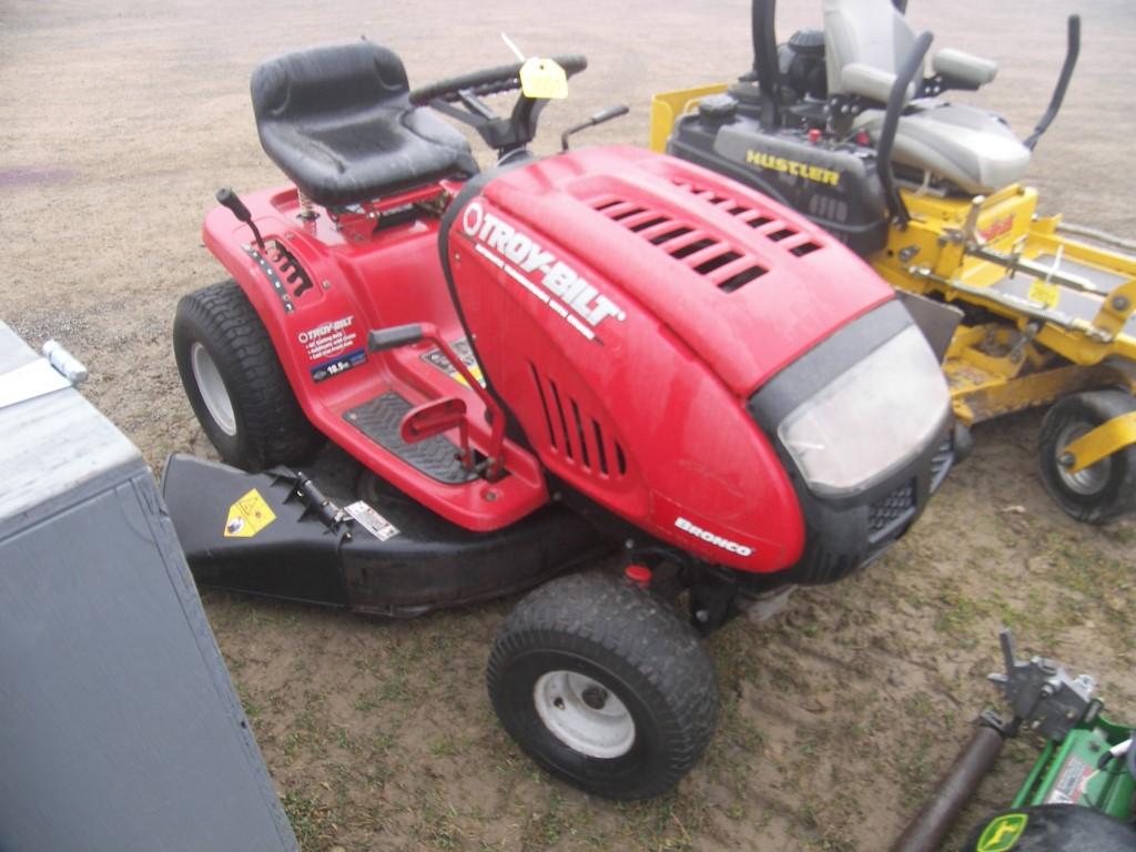 Troy-Bilt Bronco Lawn Tractor