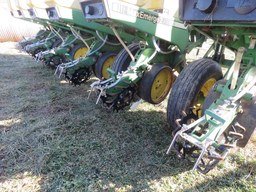 JD 7200 Corn Planter