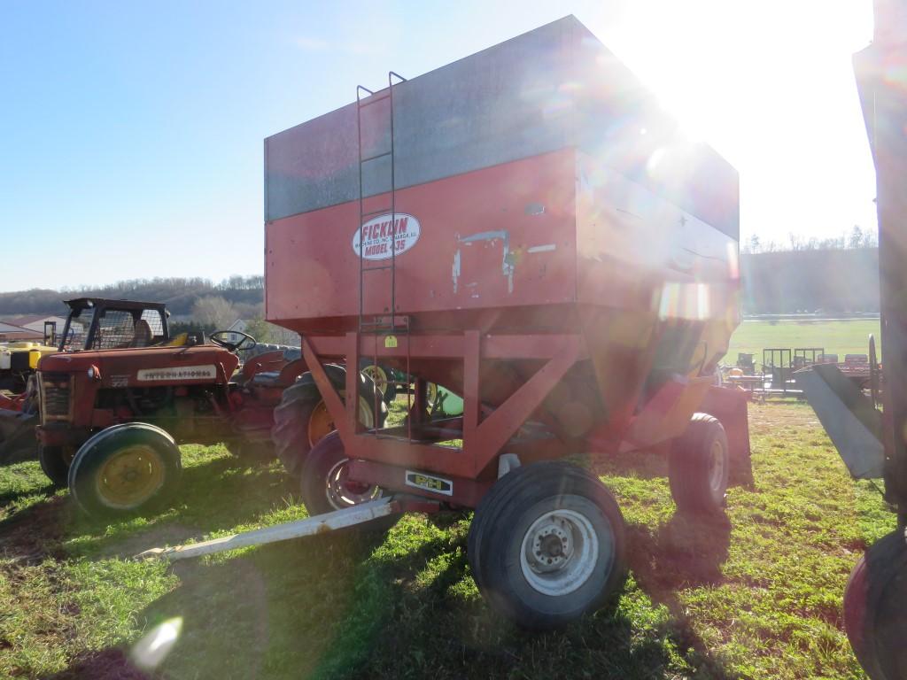 Ficklin 435 Gravity Wagon