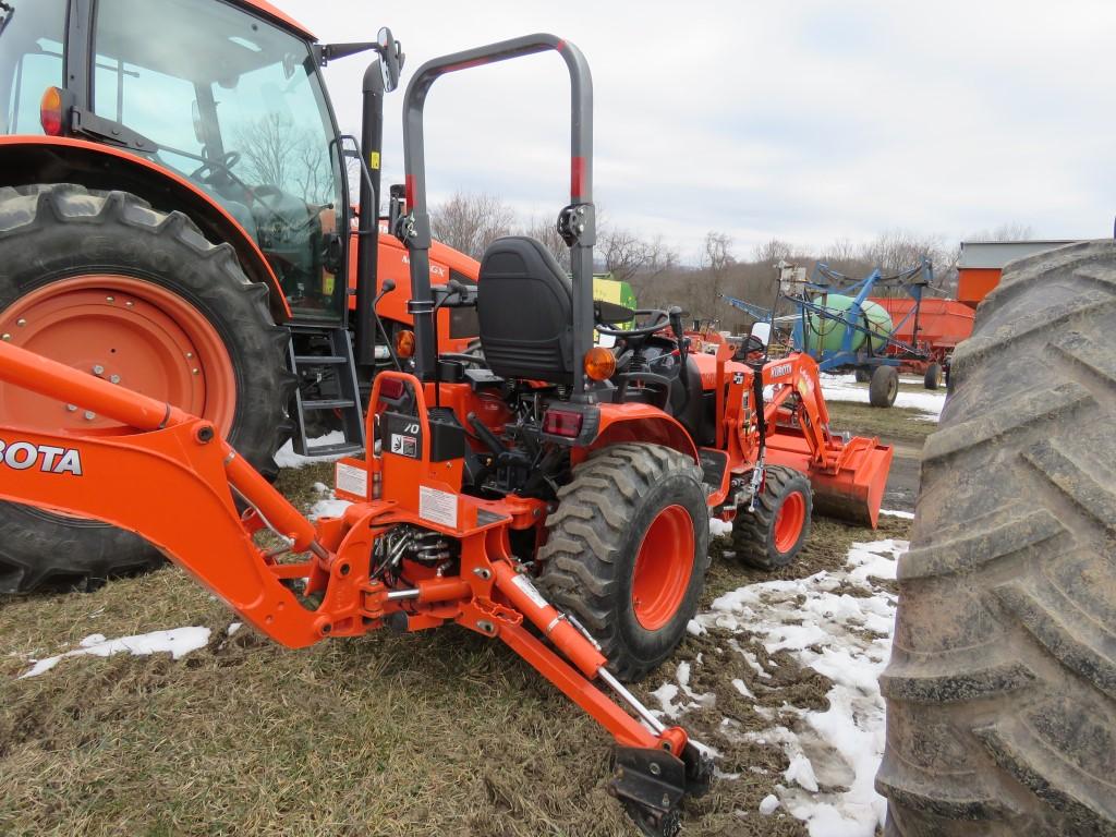Kubota B2601 Tractor/Loader/Backhoe