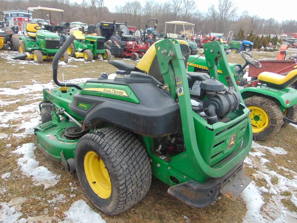 JD Z925 M Zero Turn Mower w/54inch Deck