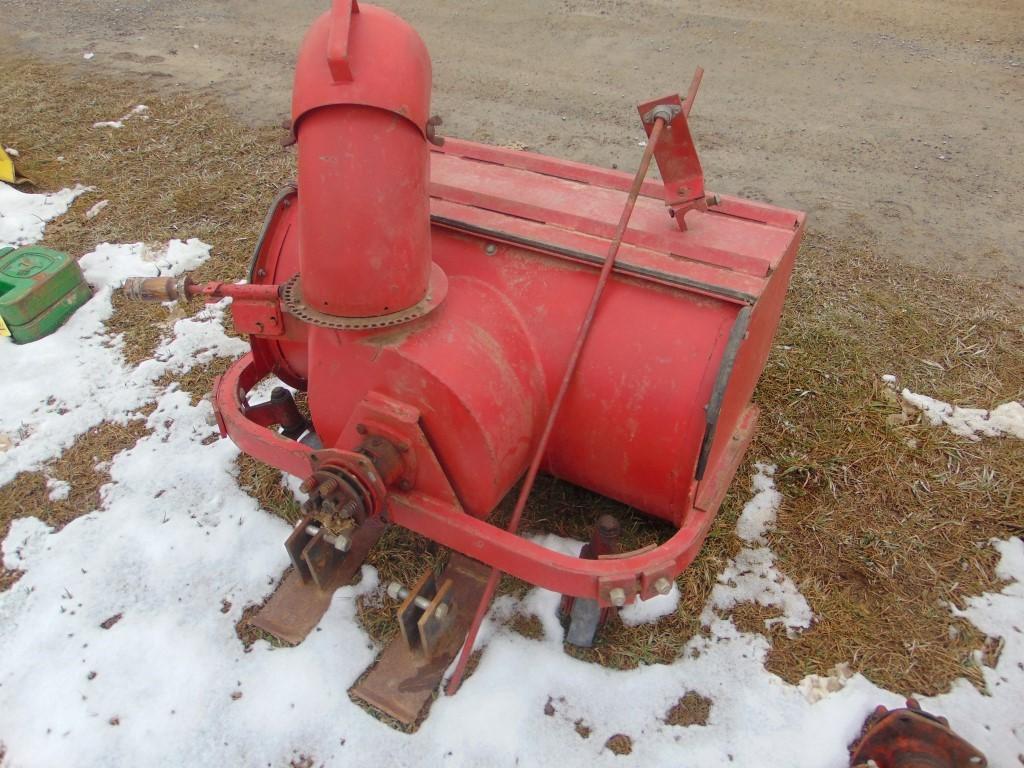 Gravely 10a lawn tractor w/ attachments