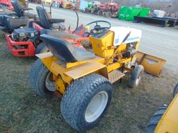 CC 122 lawn tractor w/42in front blade