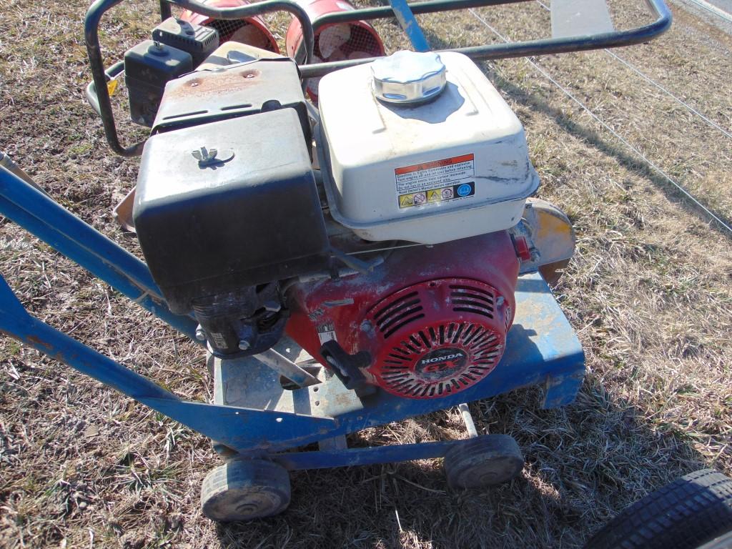 Concrete saw