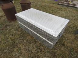 Diamond plate tool box