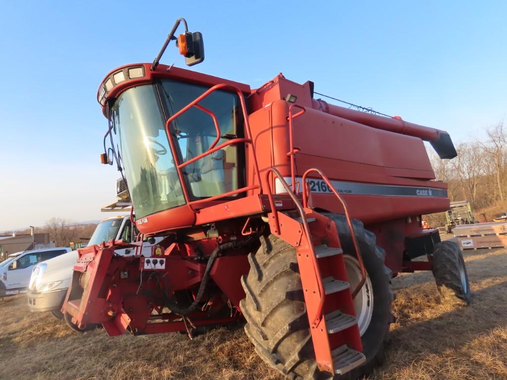 C/IH 2166 Axal-Flo Combine