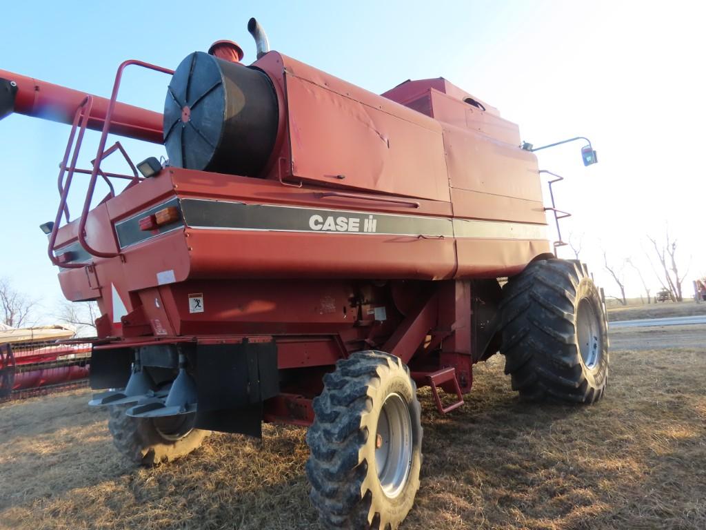 C/IH 2166 Axal-Flo Combine