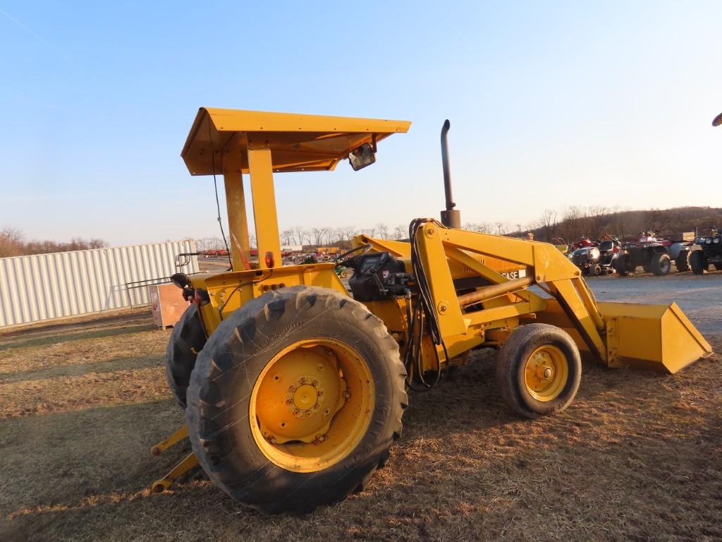 Case 395 Tractor w/Loader