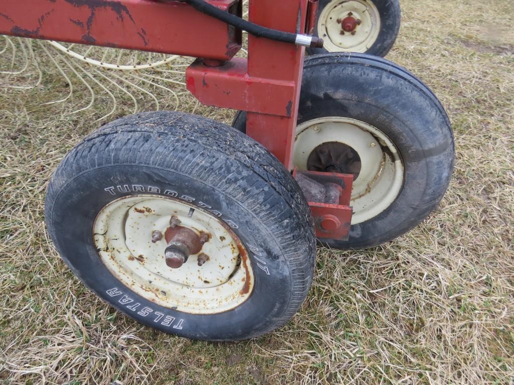 H & S 18wheel V Rake