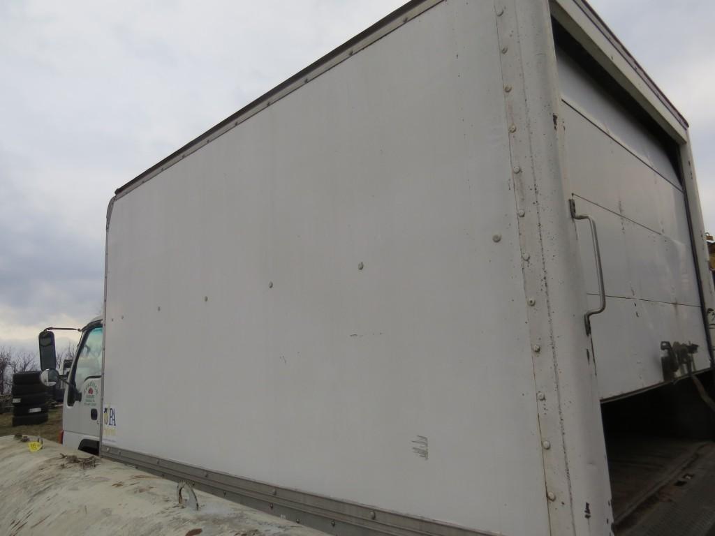 2000 Isuzu Truck