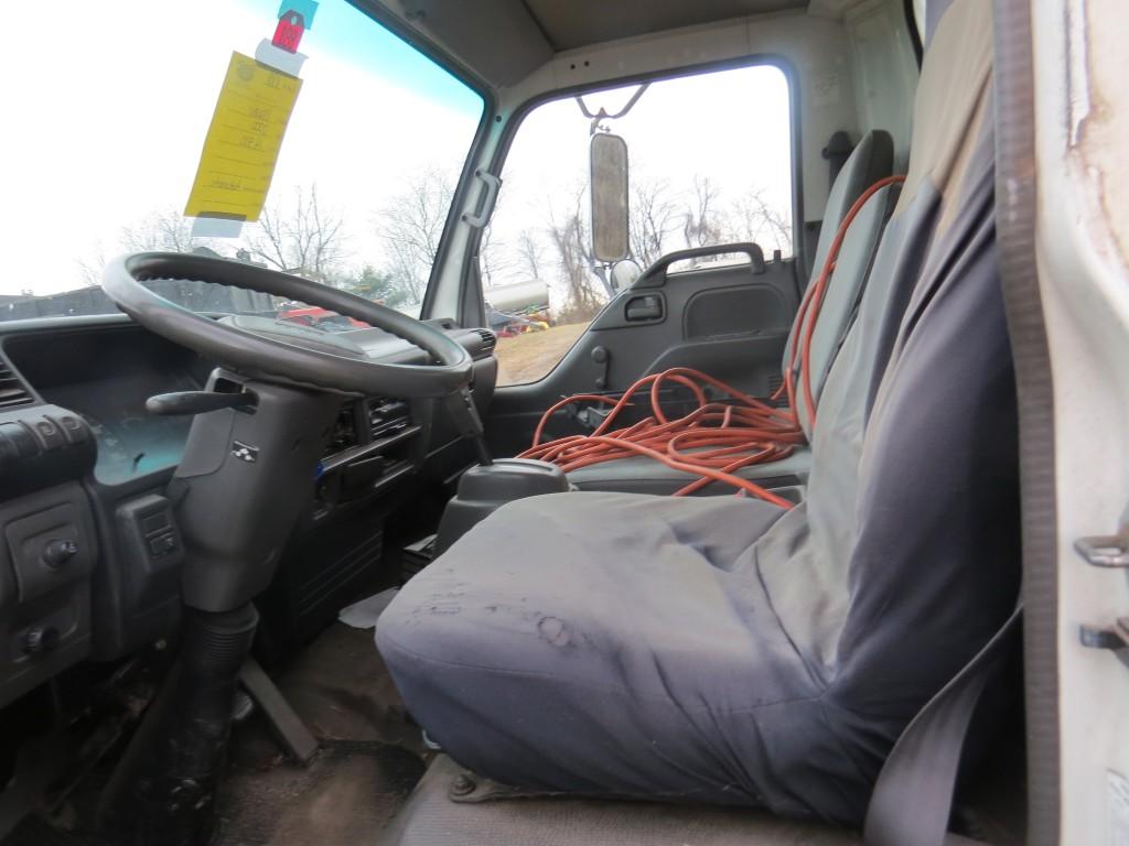 2000 Isuzu Truck