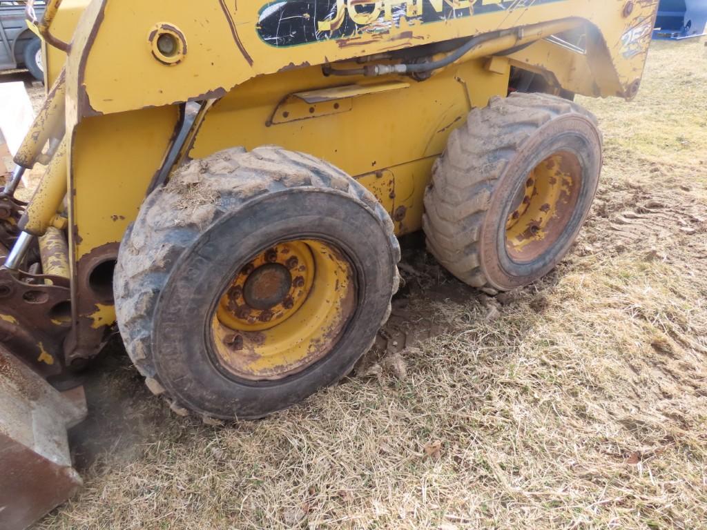 JD 250 Skid Steer