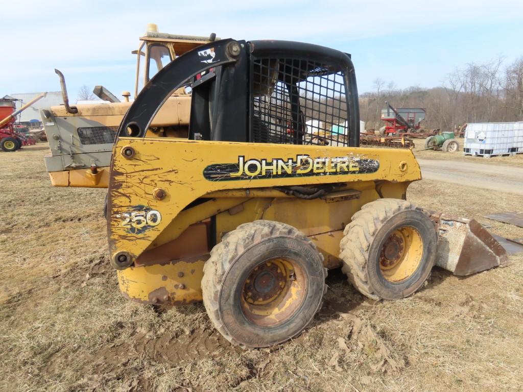 JD 250 Skid Steer
