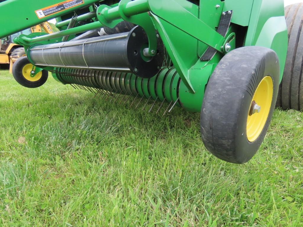 JD 450M Round Baler