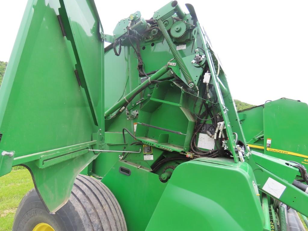JD 450M Round Baler
