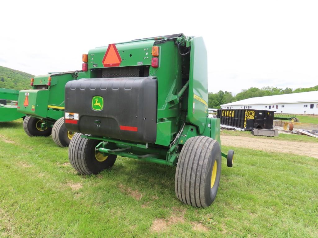 JD 450M Round Baler