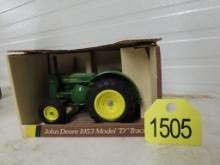 NIB 1/16 Ertl JD 1953 "D" Tractor