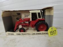 NIB 1/16 Ertl IH 1586 Tractor w/Loader