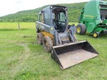 JD 318D Skid Steer