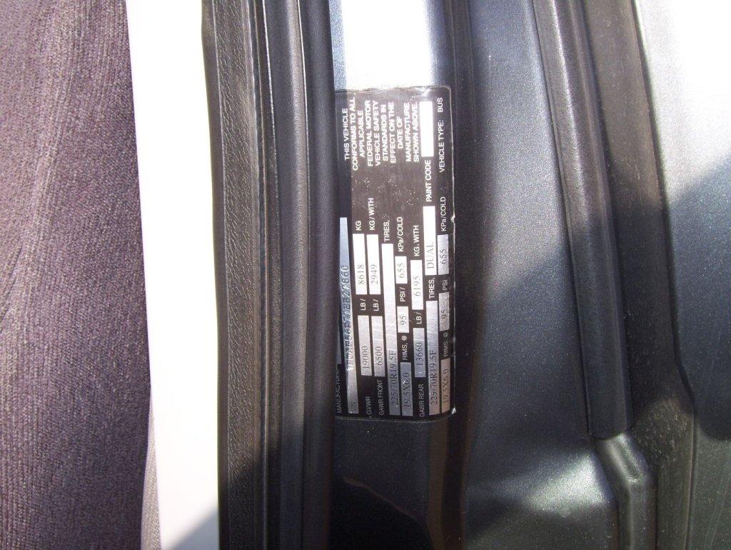 2007 Ford F550 28-Passenger Shuttle Bus,