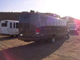 2007 Ford F550 28-Passenger Shuttle Bus,