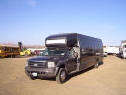 2007 Ford F550 28-Passenger Shuttle Bus,