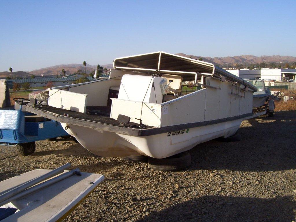 Coastal 21' Pontoon Boat,