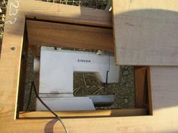 Singer Sewing Machine w/Cabinet.
