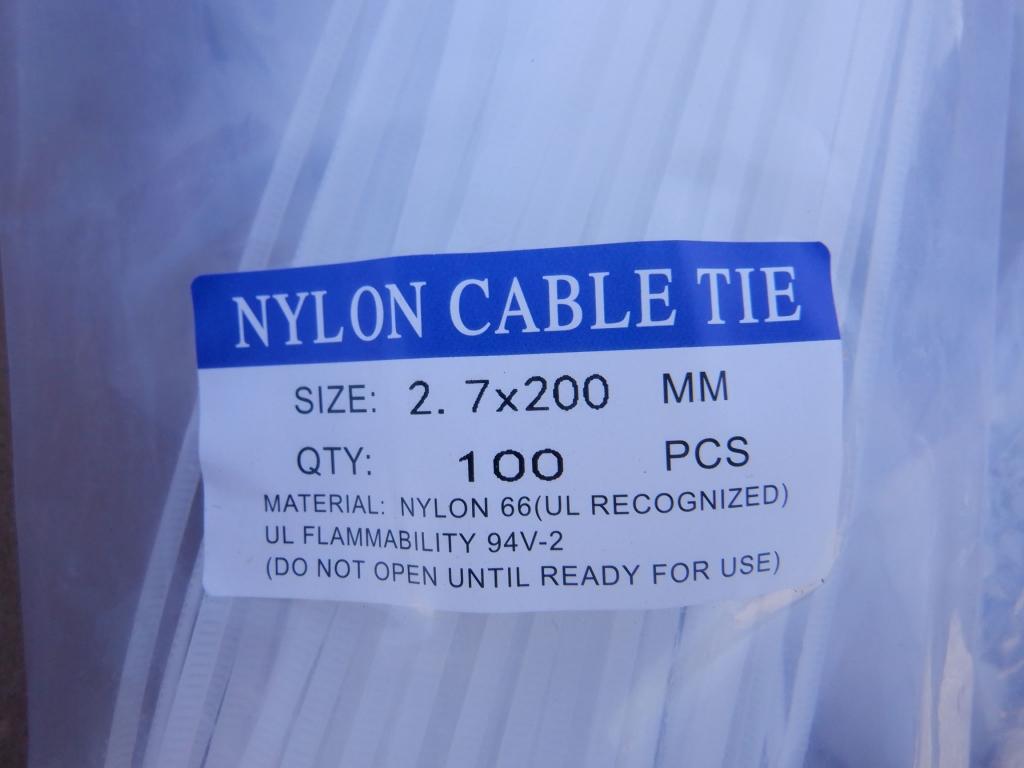 (2) Boxes of 2.7 x 200M Nylon Cable Ties.