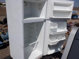 Frigidaire FRT17G4B04 Refrigerator/Freezer,