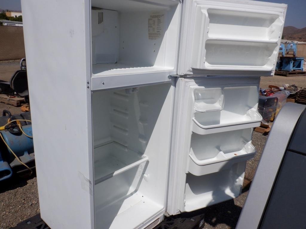 Frigidaire FRT17G4B04 Refrigerator/Freezer,