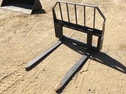 Unused 2022 Tomahawk 42" Forklift Attachment,