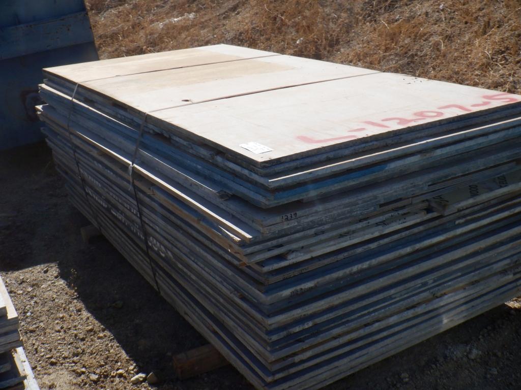 (Approx 40) 4' x 8' x 1/2" Pressurized Wood