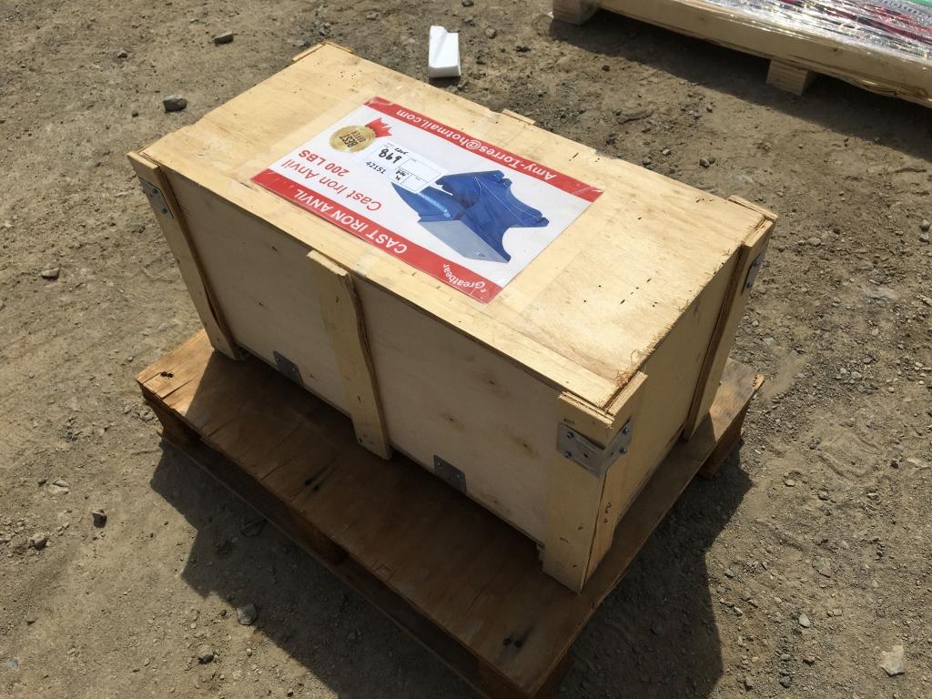 Unused 2022 Greatbear 200# Cast Iron Anvil.