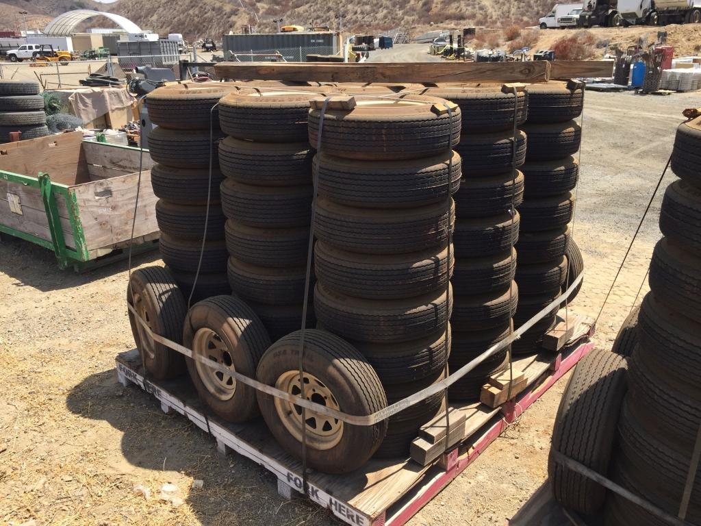 Pallet of (70) Carlisle Trail USA ST215/75D14 Foam