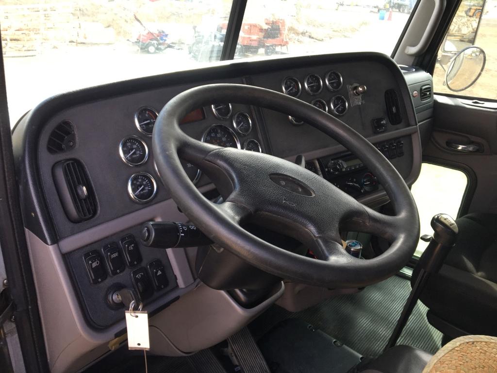 2013 Peterbilt 384 Dump Truck,