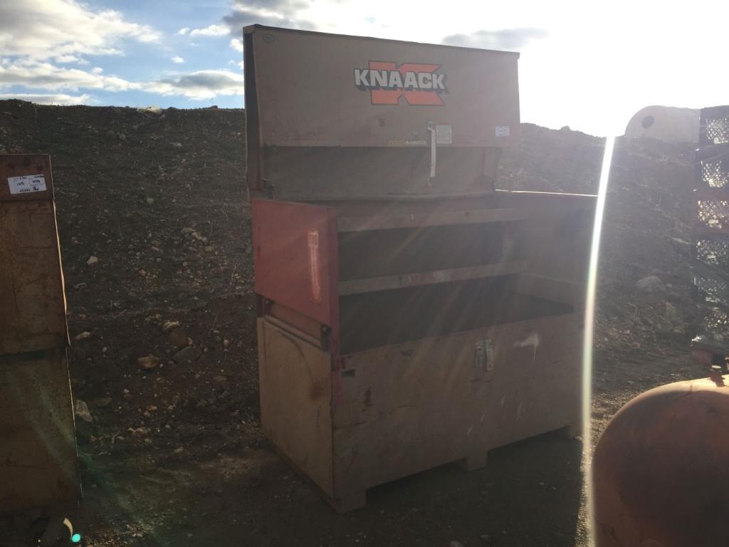 Knaack 46in x 60in x 30in Job Box.
