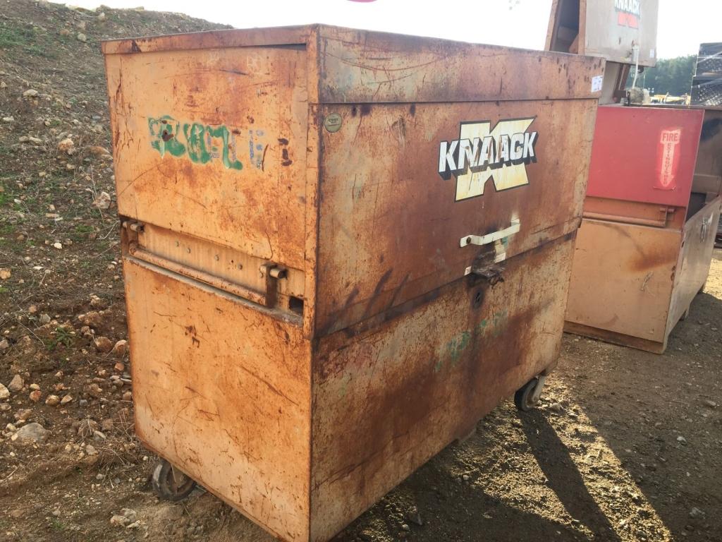 Knaack 48in x 60in x 30in Job Box w/Casters.