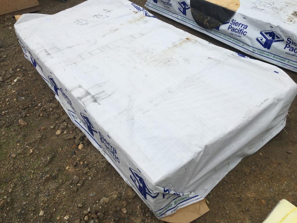 (208) 3.5in x 8ft Misc Lumber.
