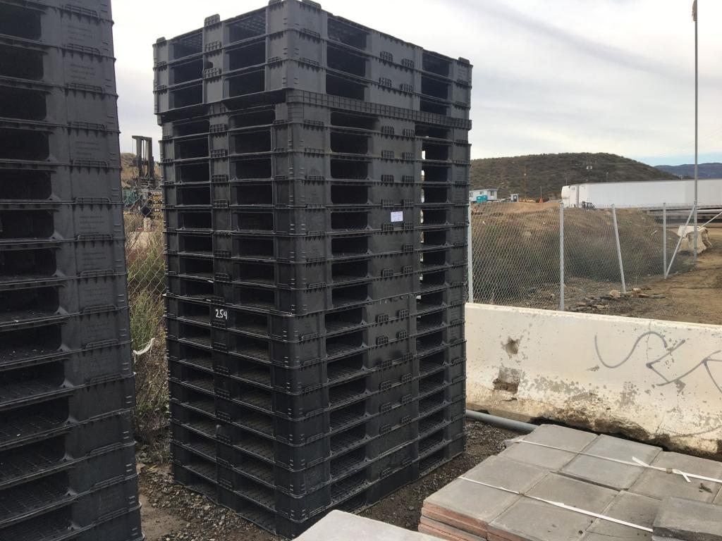 (20) 44in x 56in Plastic Pallets.