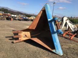 Hensley 3.5 CuYd V Bucket,