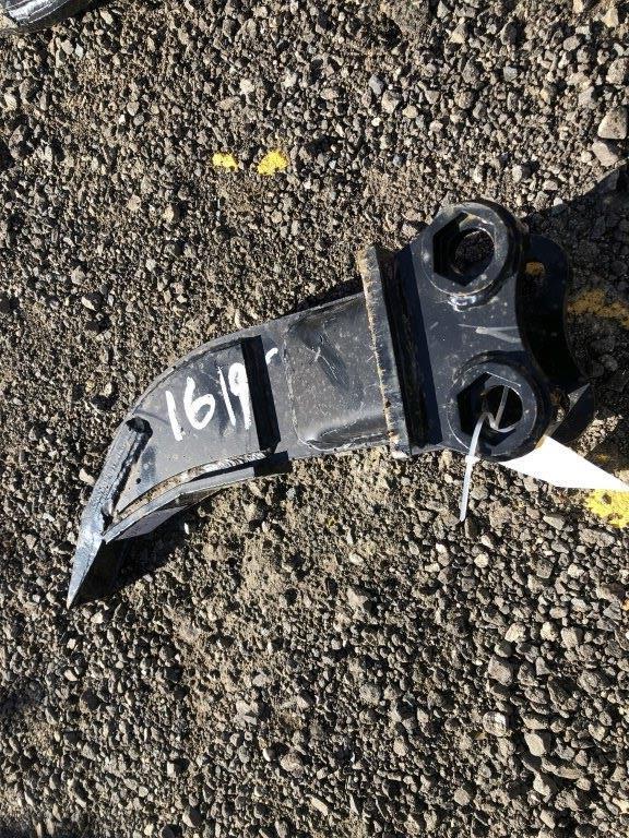 Unused Ripper Attachment,